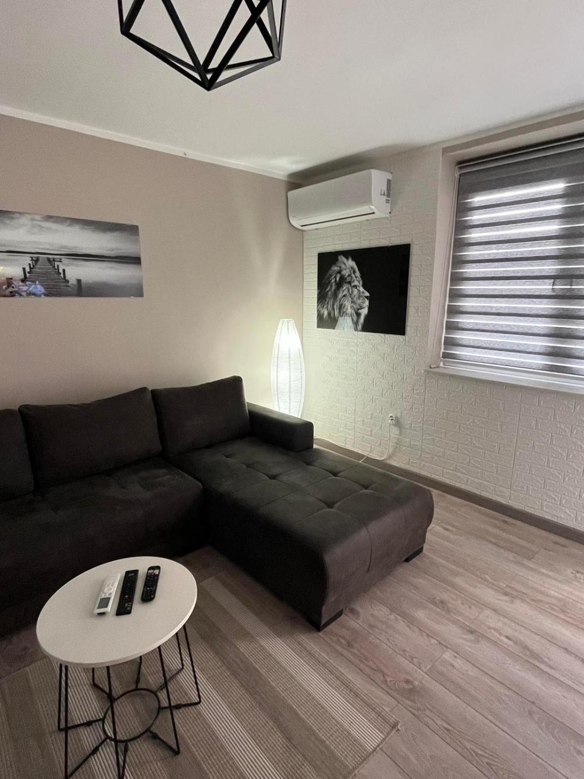 Apartman Petrov โดนยี มิลาโนวัซ ภายนอก รูปภาพ